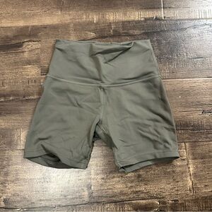 LULULEMON Wunder Train Shorts